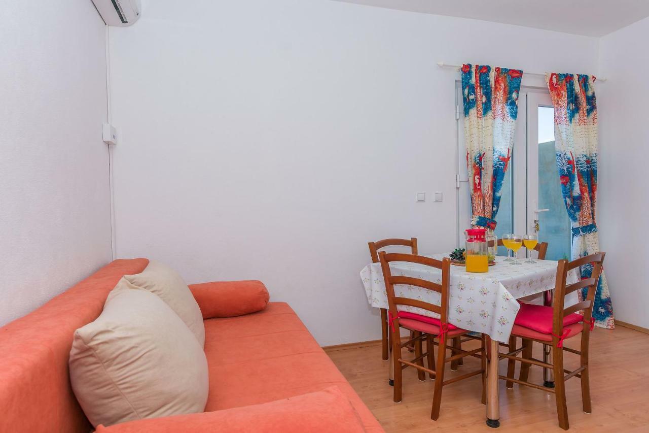 Apartments Kristina 오미스 외부 사진