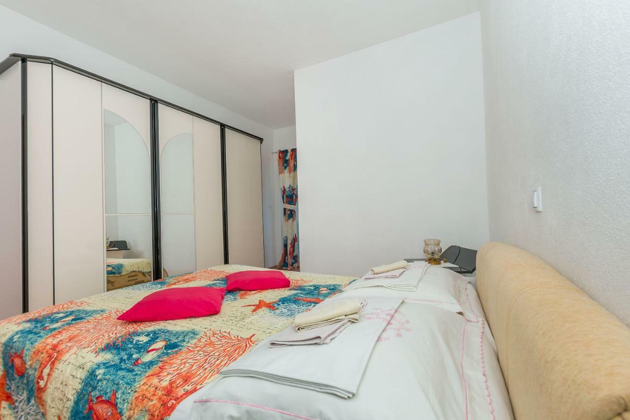 Apartments Kristina 오미스 외부 사진