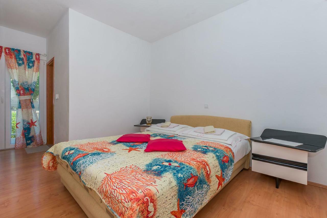 Apartments Kristina 오미스 외부 사진