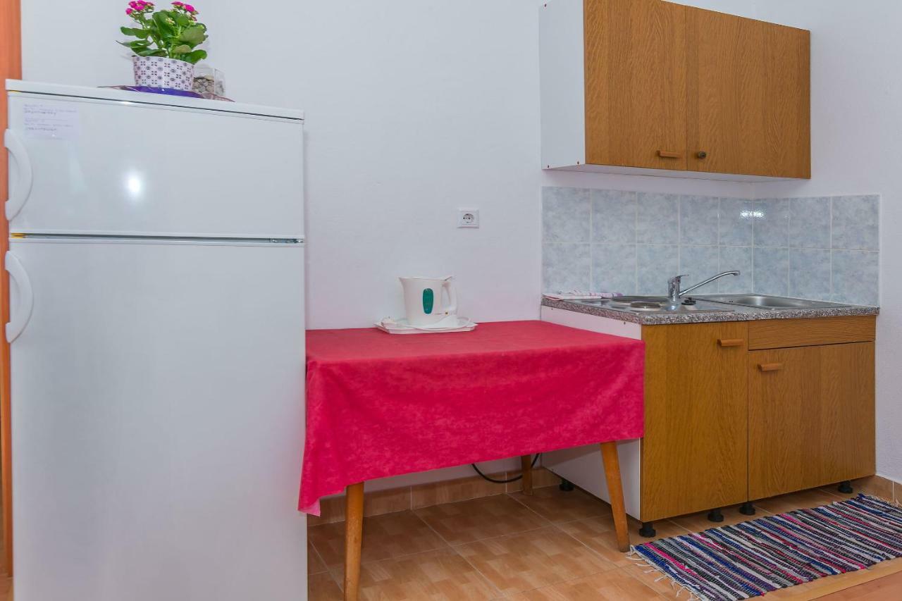 Apartments Kristina 오미스 외부 사진