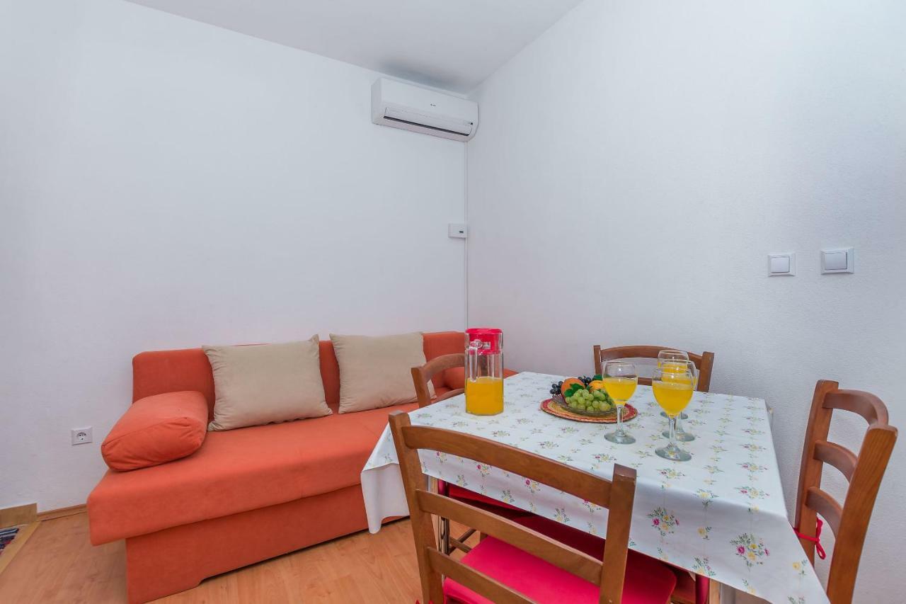Apartments Kristina 오미스 외부 사진