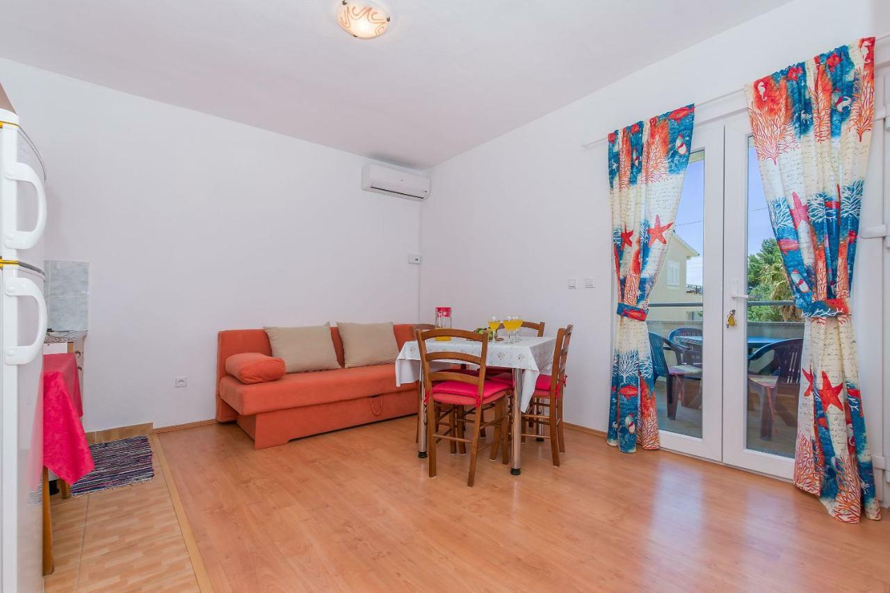 Apartments Kristina 오미스 외부 사진